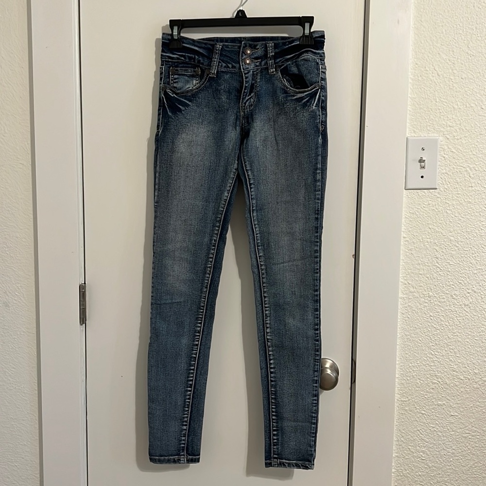 B & G Acid washed size 27